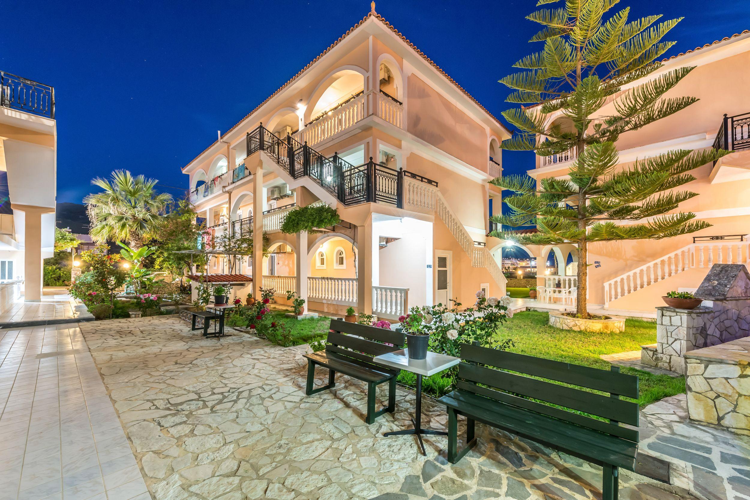 Athina Apartments Закинтос Экстерьер фото