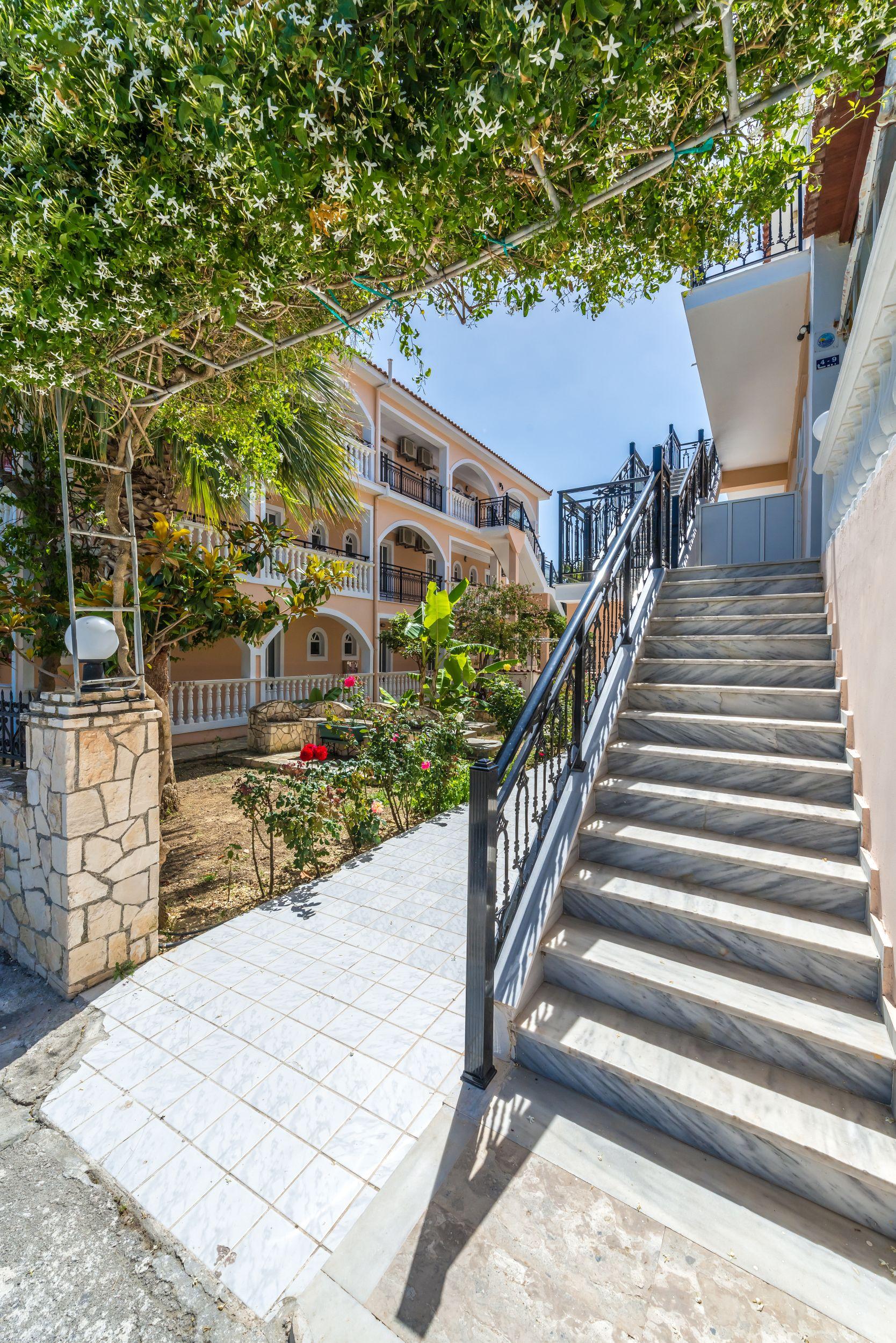 Athina Apartments Закинтос Экстерьер фото