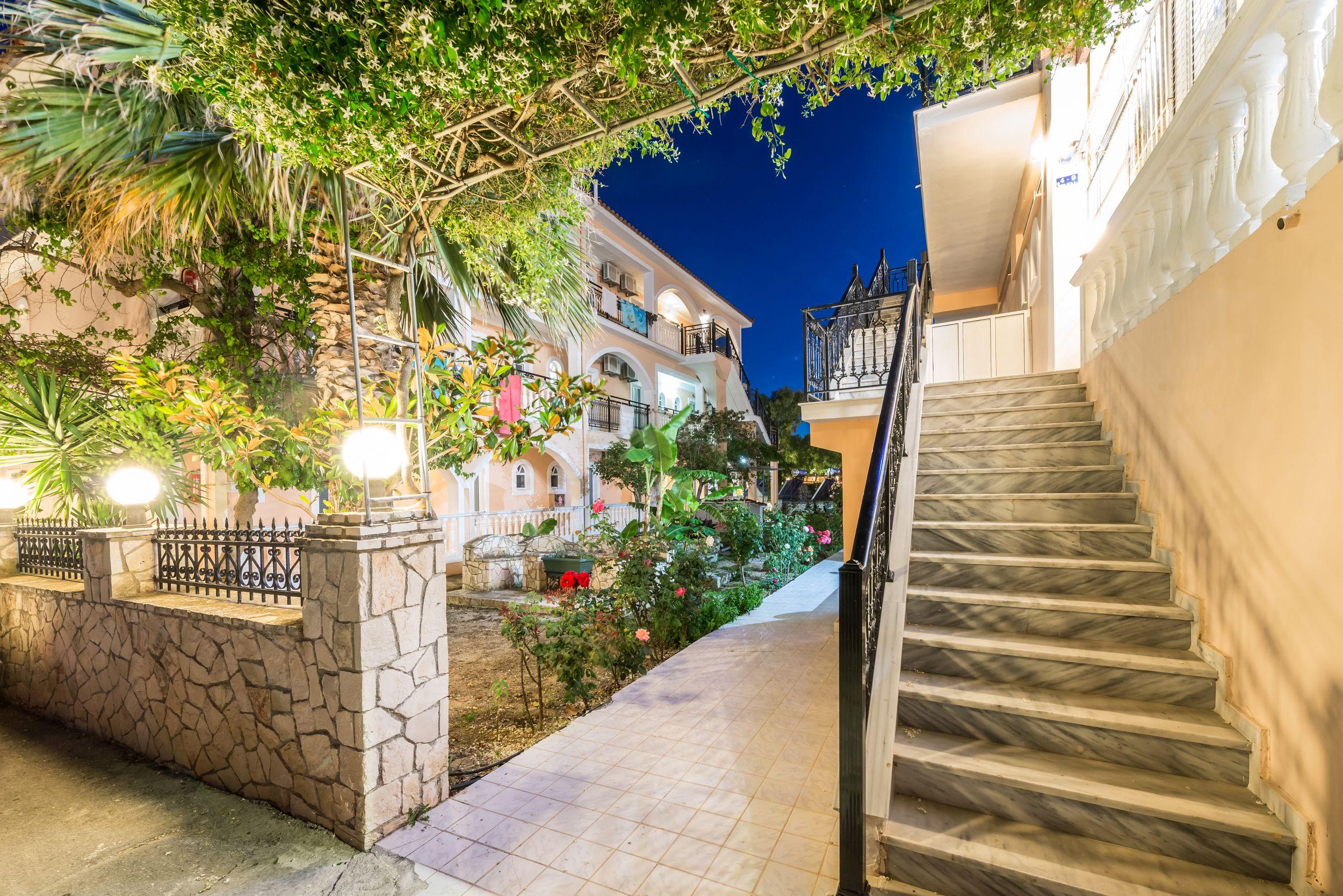 Athina Apartments Закинтос Экстерьер фото