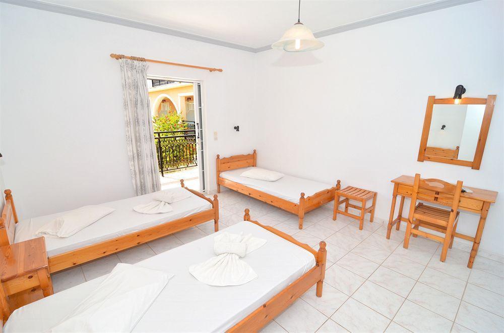 Athina Apartments Закинтос Экстерьер фото