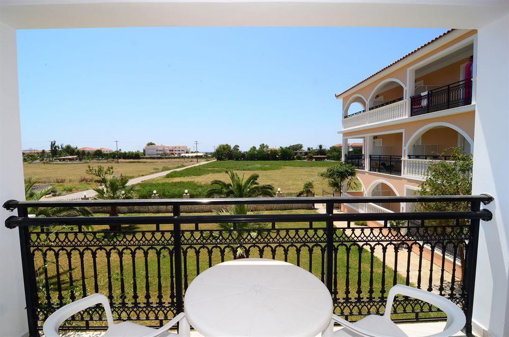 Athina Apartments Закинтос Экстерьер фото