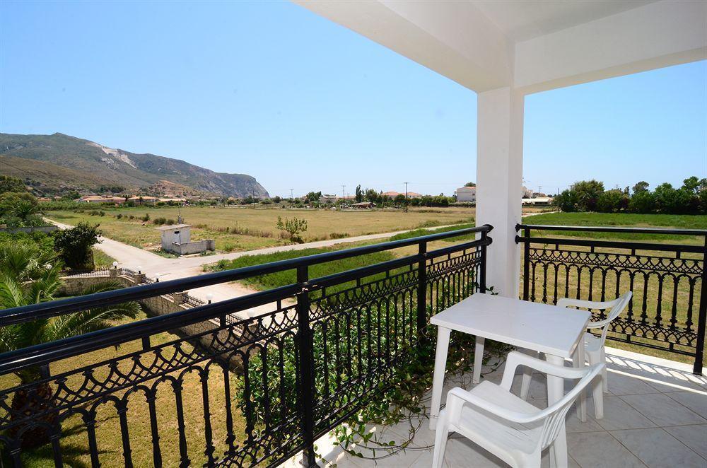 Athina Apartments Закинтос Экстерьер фото