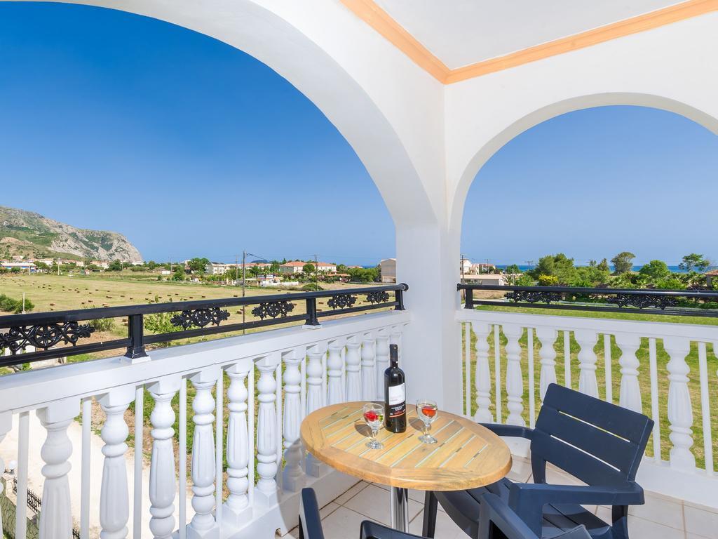 Athina Apartments Закинтос Экстерьер фото